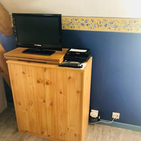 Appartement Apartment With One Bedroom In Gedre With Wonderful Mountain View And Wifi 7 Km From The Slopes *