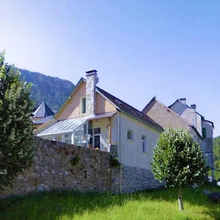 Apartment With One Bedroom In Gedre With Wonderful Mountain View And Wifi 7 Km From The Slopes Gèdre